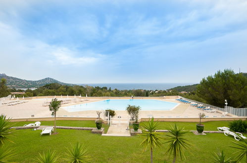 Foto 23 - Apartamento de 2 habitaciones en Saint-Raphaël con piscina y vistas al mar