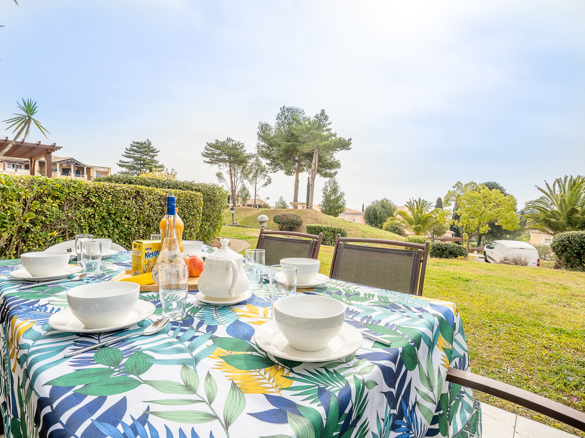 Foto 1 - Appartamento con 2 camere da letto a Saint-Raphaël con piscina e vista mare