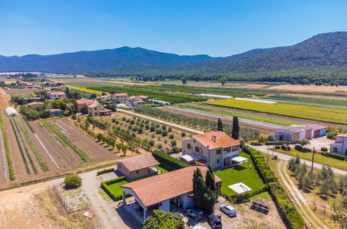 Photo 20 - 2 bedroom House in Castiglione della Pescaia with garden and sea view