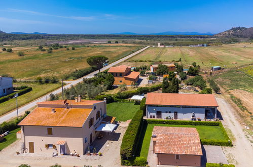 Foto 2 - Apartamento de 3 quartos em Castiglione della Pescaia com jardim e vistas do mar