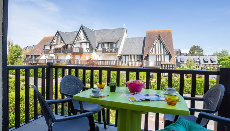 Foto 1 - Apartamento de 1 habitación en Cabourg con vistas al mar