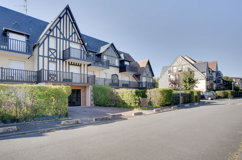 Foto 16 - Apartamento de 2 habitaciones en Cabourg con vistas al mar