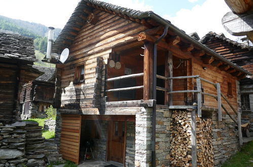 Photo 17 - Maison de 1 chambre à Serravalle avec vues sur la montagne