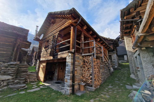 Foto 1 - Haus mit 1 Schlafzimmer in Serravalle mit blick auf die berge
