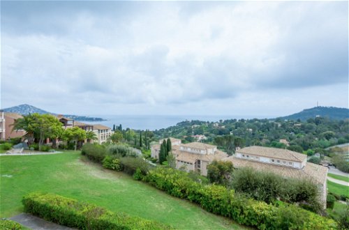 Foto 24 - Apartamento de 2 quartos em Saint-Raphaël com piscina e vistas do mar