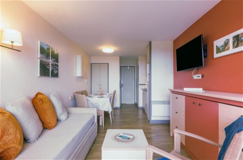 Foto 3 - Apartamento de 2 habitaciones en Saint-Raphaël con piscina y vistas al mar