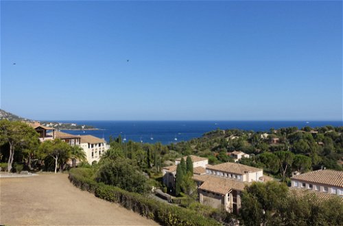 Photo 1 - Appartement de 2 chambres à Saint-Raphaël avec piscine et vues à la mer