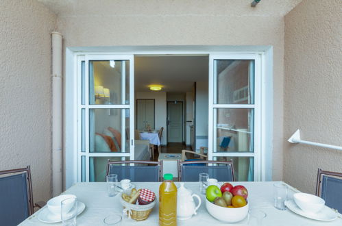 Foto 6 - Appartamento con 2 camere da letto a Saint-Raphaël con piscina e vista mare