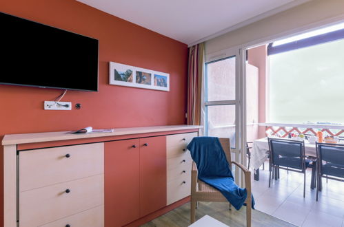 Foto 9 - Apartamento de 2 habitaciones en Saint-Raphaël con piscina y vistas al mar
