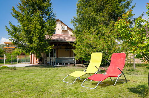 Photo 27 - Maison de 4 chambres à Balatonmáriafürdő avec jardin et terrasse