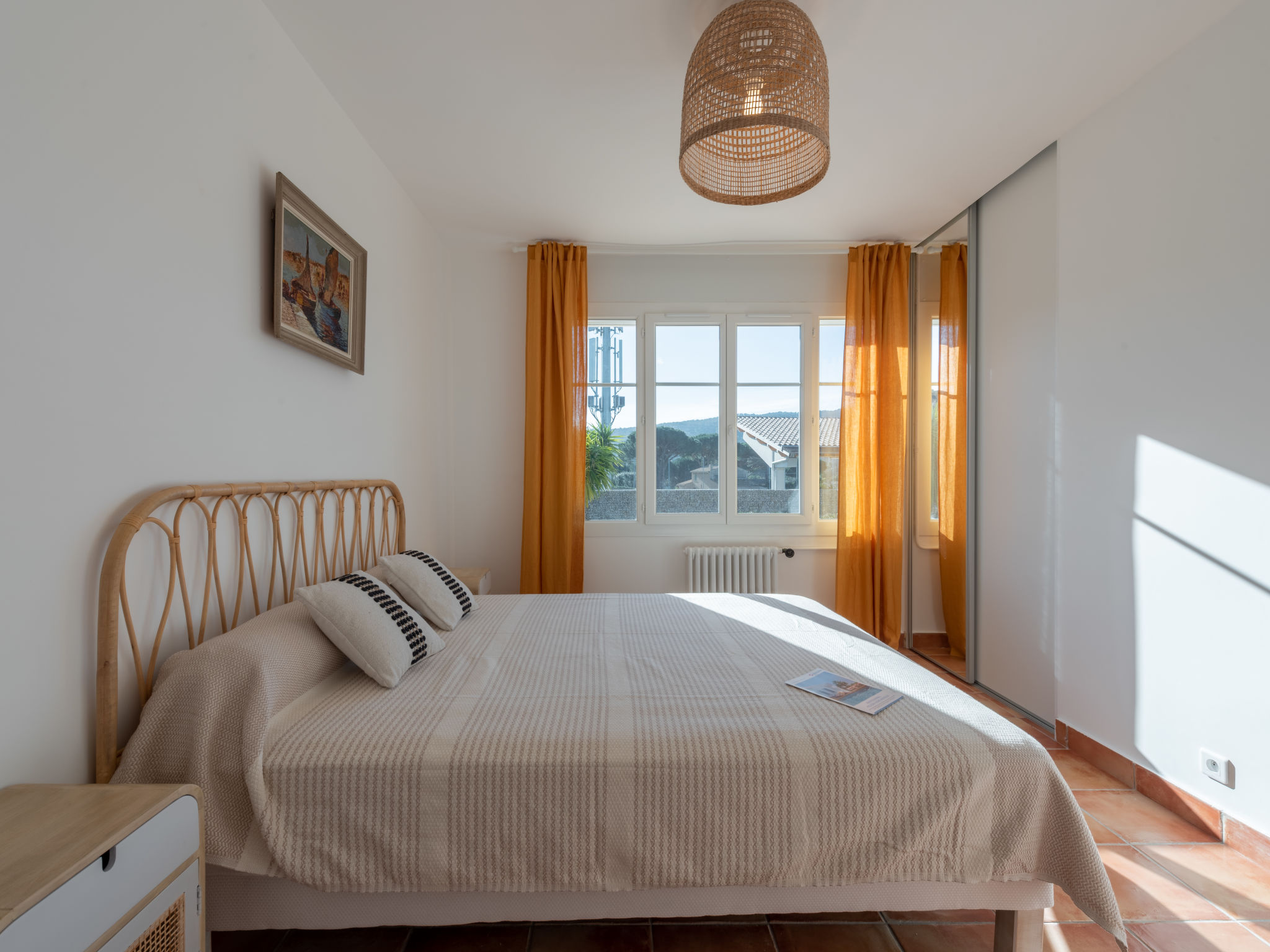 Photo 17 - Appartement de 3 chambres à Saint-Tropez avec jardin et vues à la mer
