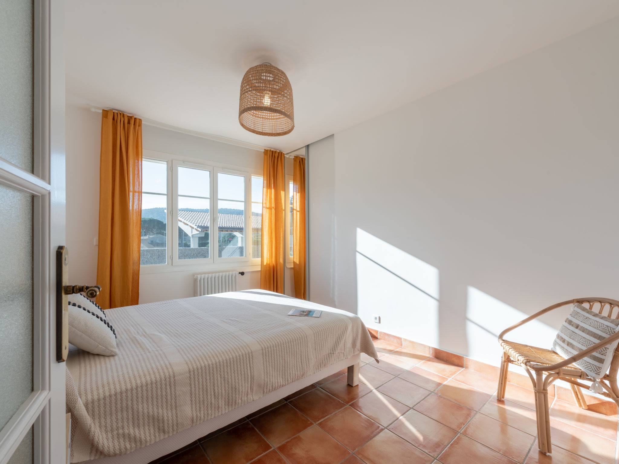 Photo 4 - Appartement de 3 chambres à Saint-Tropez avec jardin et vues à la mer
