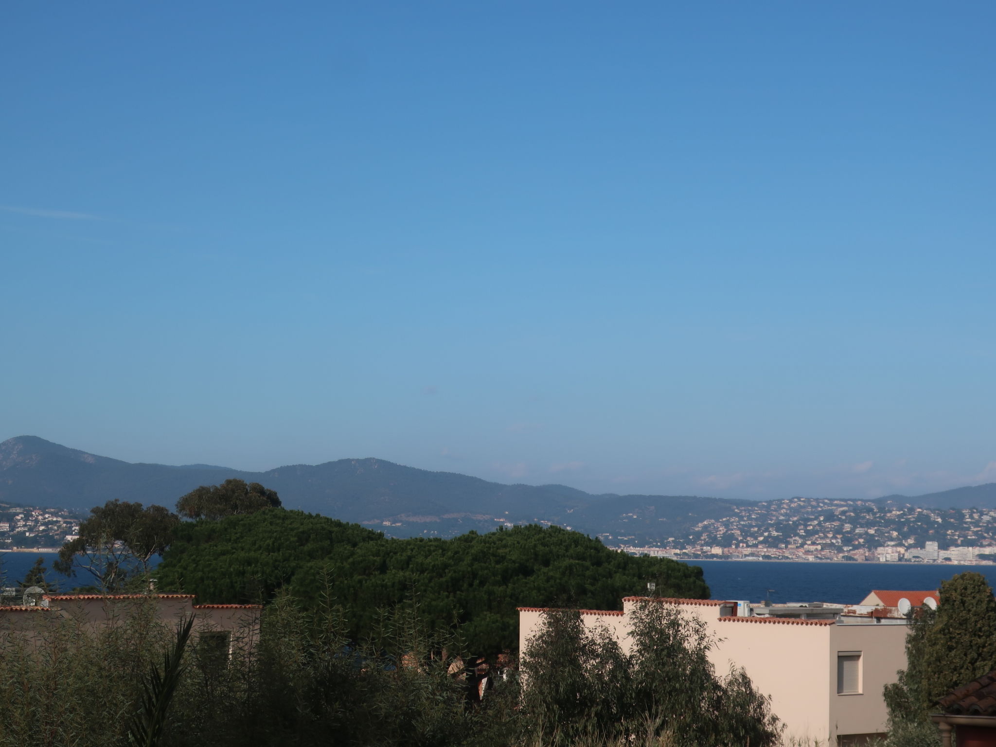 Foto 2 - Appartamento con 3 camere da letto a Saint-Tropez con giardino