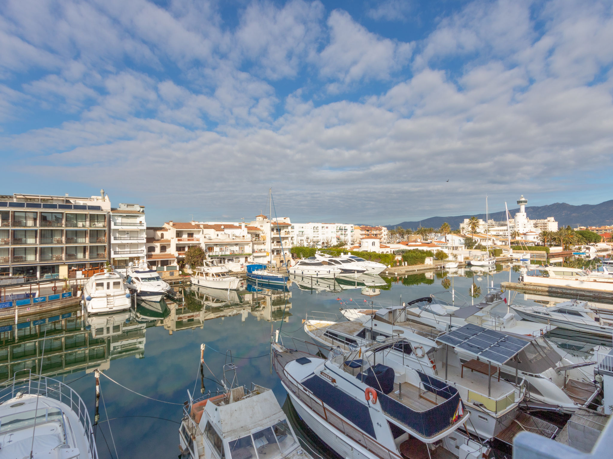 Foto 5 - Apartamento de 1 habitación en Castelló d'Empúries con terraza y vistas al mar