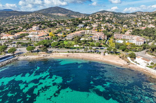 Foto 5 - Apartment mit 1 Schlafzimmer in Roquebrune-sur-Argens mit schwimmbad und garten