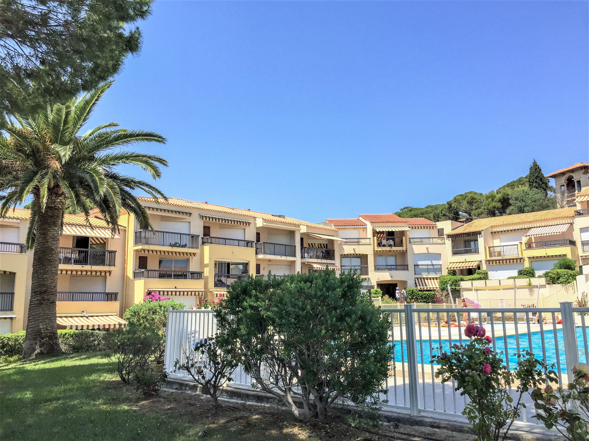 Foto 17 - Apartamento de 1 quarto em Roquebrune-sur-Argens com piscina e vistas do mar