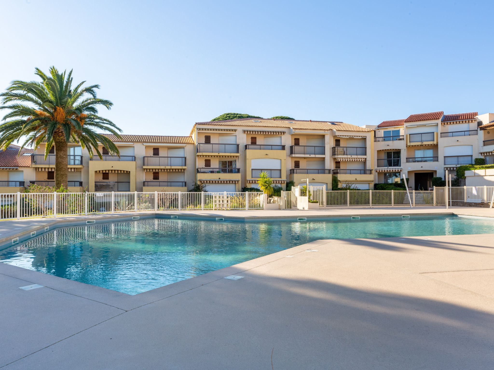 Foto 18 - Appartamento con 1 camera da letto a Roquebrune-sur-Argens con piscina e vista mare