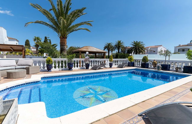 Casa de 4 quartos em Castelló d'Empúries com piscina privada e jardim - Foto 33