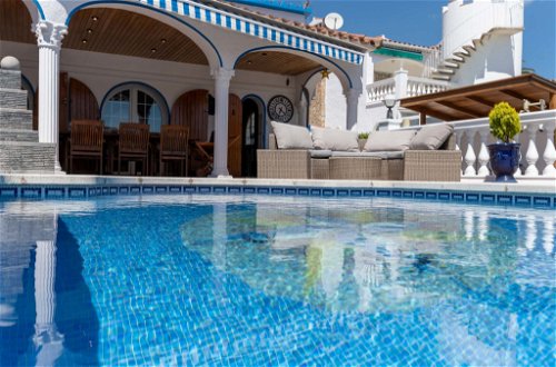 Foto 35 - Casa con 4 camere da letto a Castelló d'Empúries con piscina privata e vista mare