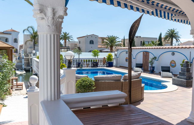 Casa de 4 quartos em Castelló d'Empúries com piscina privada e jardim - Foto 30