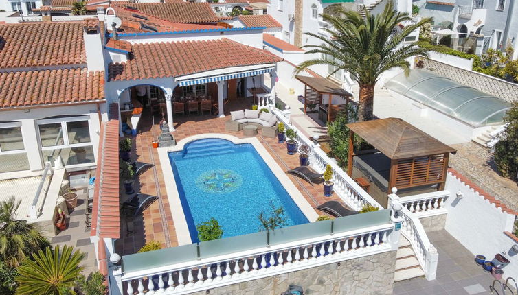 Foto 1 - Casa de 4 quartos em Castelló d'Empúries com piscina privada e jardim