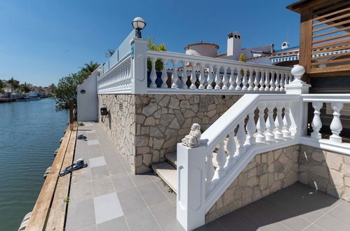 Foto 40 - Casa de 4 habitaciones en Castelló d'Empúries con piscina privada y vistas al mar