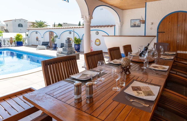 Casa de 4 quartos em Castelló d'Empúries com piscina privada e jardim - Foto 31
