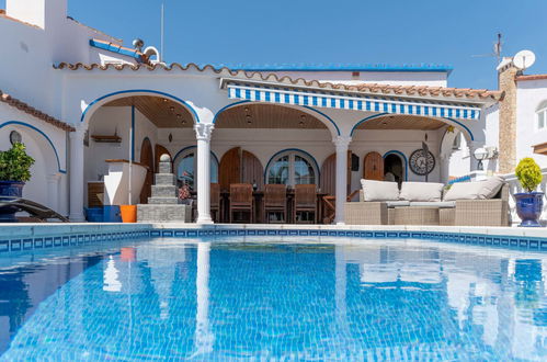 Photo 34 - Maison de 4 chambres à Castelló d'Empúries avec piscine privée et vues à la mer