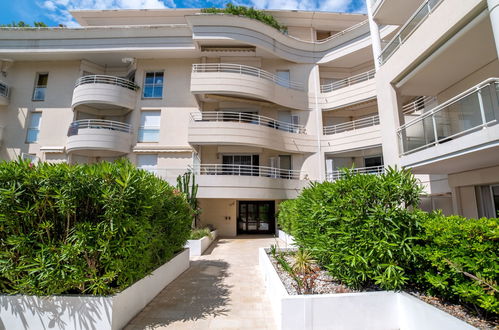 Photo 15 - 1 bedroom Apartment in Cannes with swimming pool and terrace