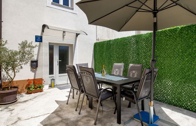 Casa de 2 quartos em Rab com jardim e terraço - Foto 5