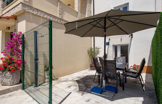 Casa de 2 quartos em Rab com jardim e terraço - Foto 23