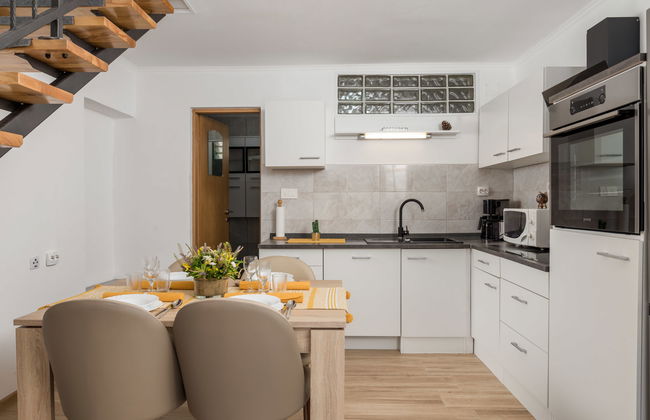 Casa de 2 quartos em Rab com jardim e terraço - Foto 9