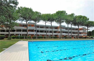 Foto 1 - Apartment mit 1 Schlafzimmer in San Michele al Tagliamento mit schwimmbad und blick aufs meer