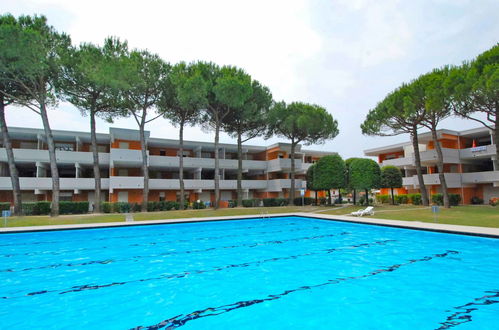 Photo 21 - 3 bedroom Apartment in San Michele al Tagliamento with swimming pool and garden