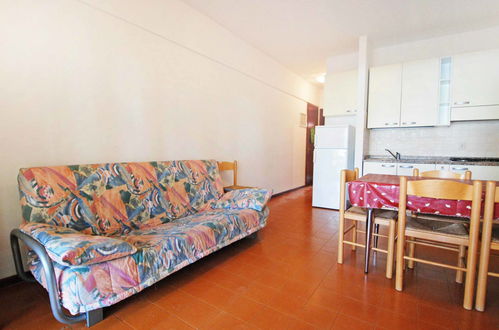 Photo 2 - 1 bedroom Apartment in San Michele al Tagliamento with swimming pool and garden