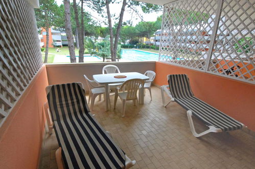 Photo 21 - 1 bedroom Apartment in San Michele al Tagliamento with swimming pool and sea view