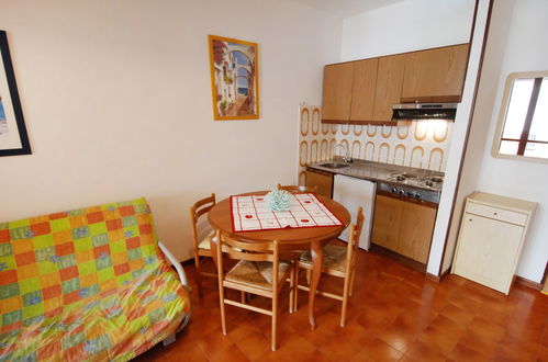 Photo 3 - 1 bedroom Apartment in San Michele al Tagliamento with swimming pool and garden