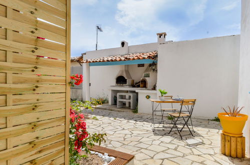 Foto 10 - Appartamento con 1 camera da letto a Cagnes-sur-Mer con piscina e vista mare