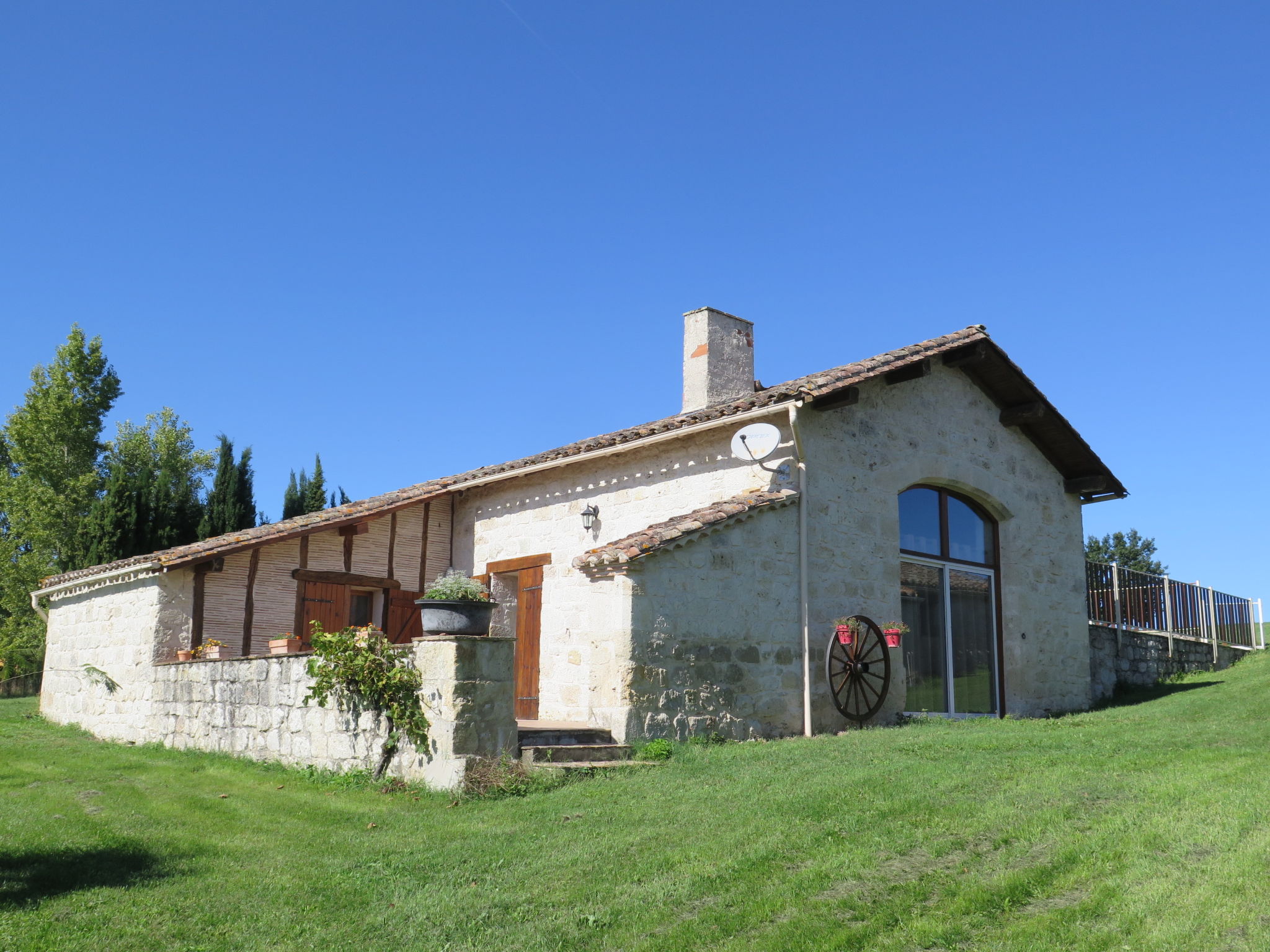 Foto 1 - Casa con 2 camere da letto a Dondas con piscina e giardino