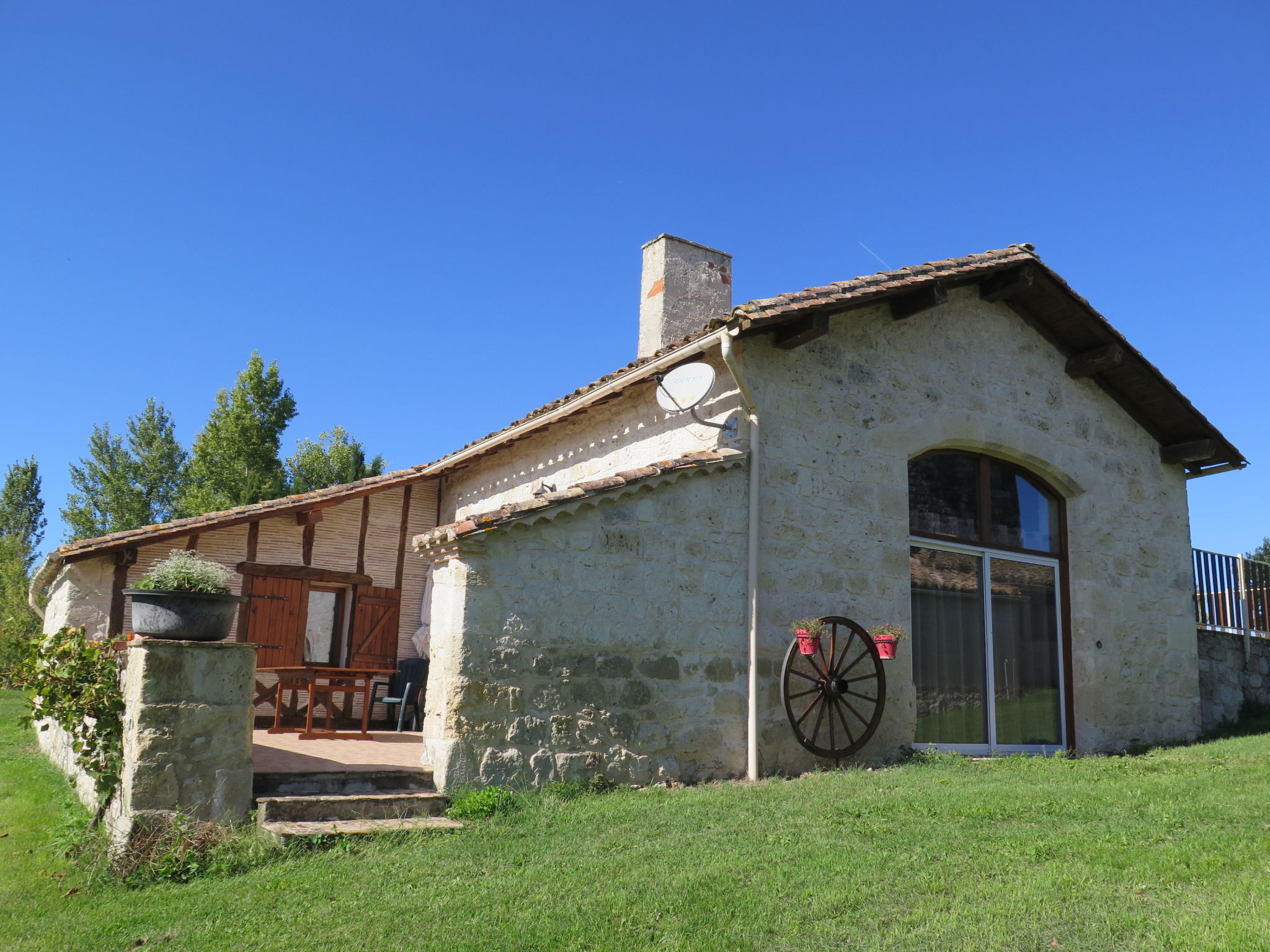 Foto 17 - Casa de 2 quartos em Dondas com piscina e jardim