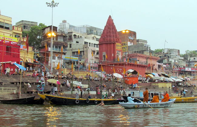 Sunrise boat ride on Ganges river followed by walk through the narrow alleys of Varanasi - Private - Photo 4
