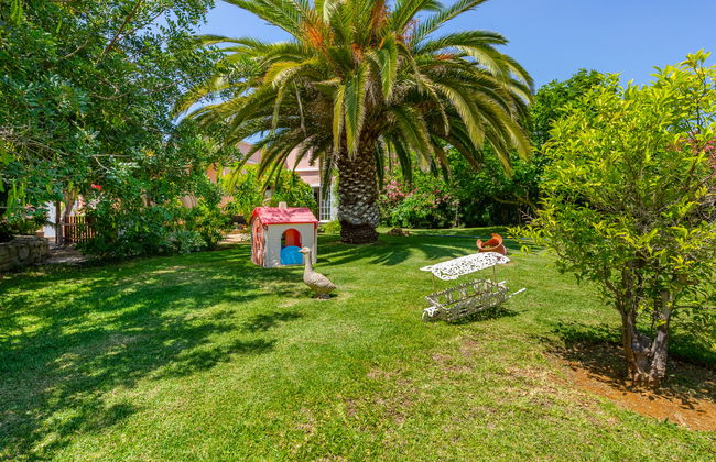 Casa de 4 quartos em Faro com piscina privada e jardim - Foto 8