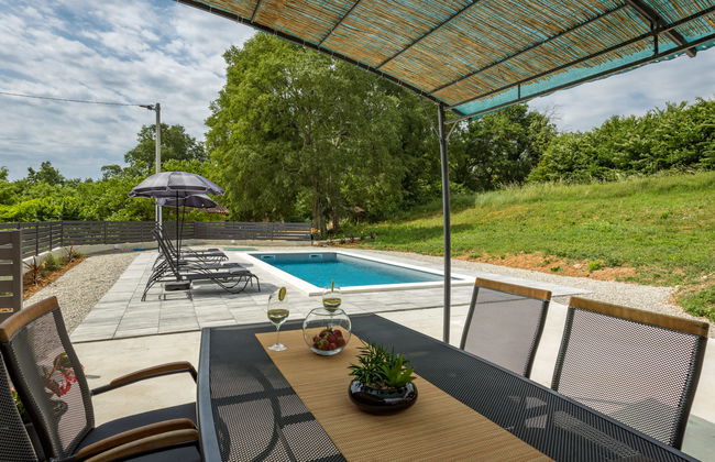 Casa de 3 quartos em Pićan com piscina privada e jardim - Foto 1