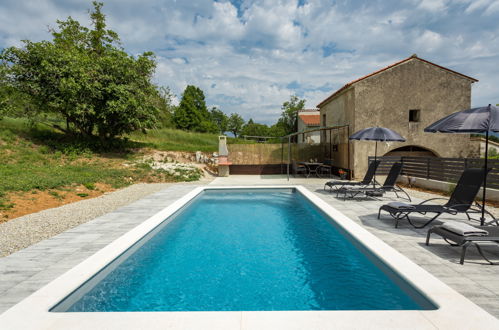 Foto 33 - Haus mit 2 Schlafzimmern in Pićan mit privater pool und terrasse
