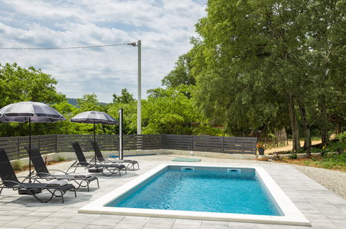 Photo 7 - Maison de 2 chambres à Pićan avec piscine privée et terrasse