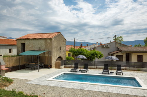 Foto 30 - Casa de 2 habitaciones en Pićan con piscina privada y terraza