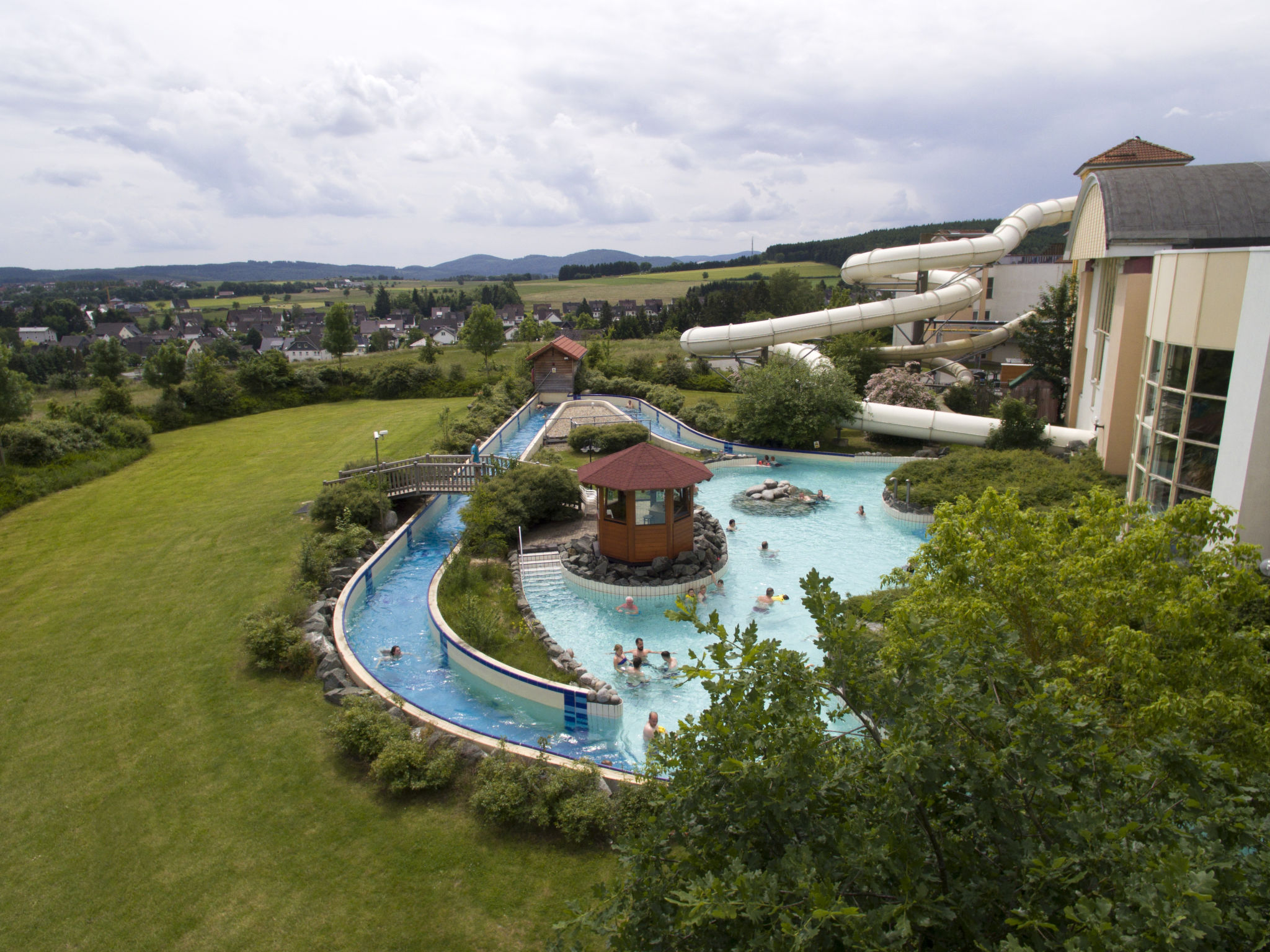 Foto 12 - Casa de 2 quartos em Medebach com piscina e terraço