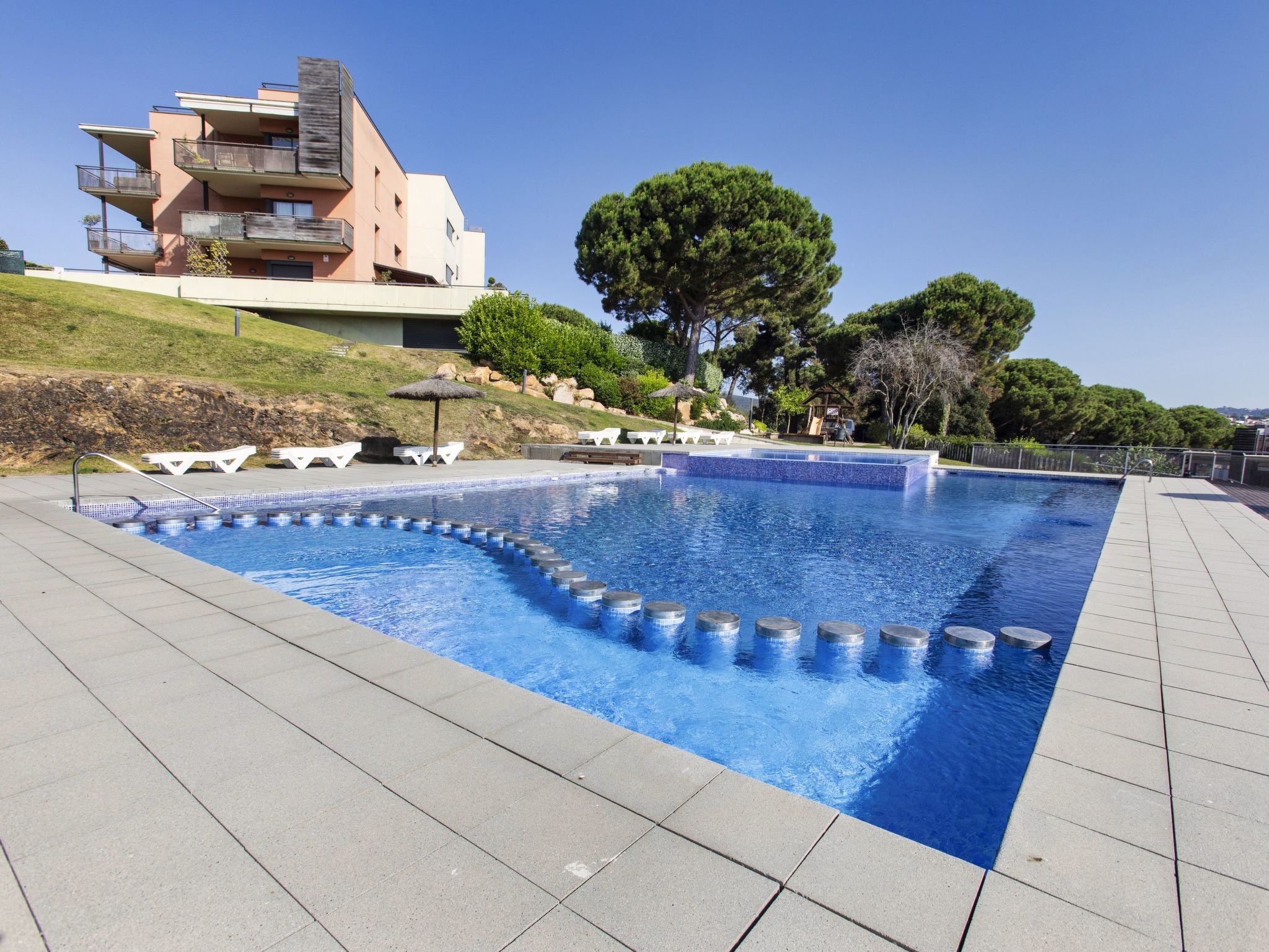 Foto 1 - Apartamento de 2 quartos em Lloret de Mar com piscina e jardim