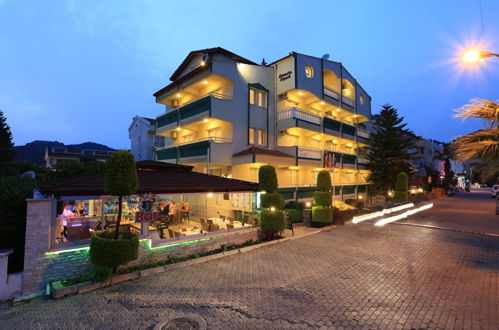 Photo 5 - Amaris Apart Hotel