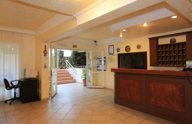 Amaris Apart Hotel - Photo 9